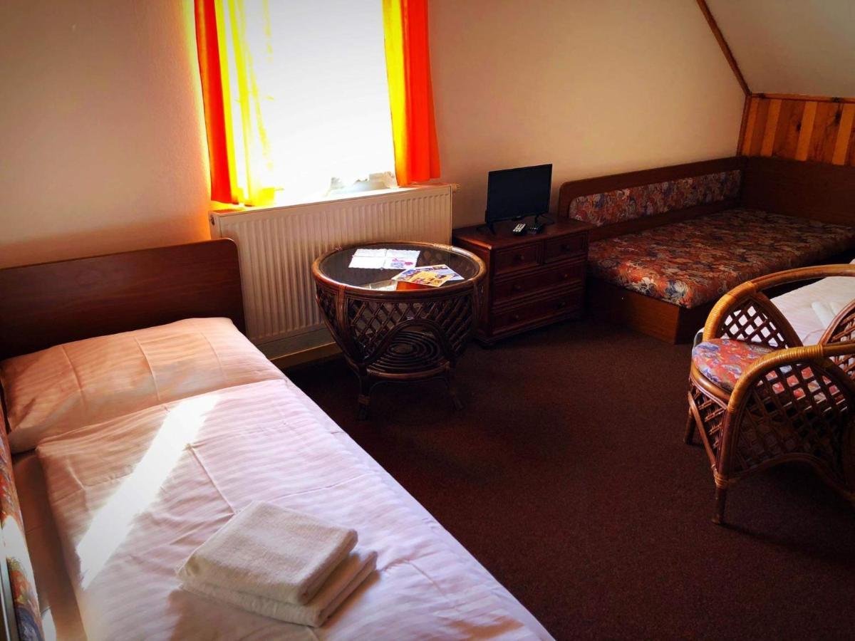 Hostinec Selsky Dvur Zbiroh Экстерьер фото