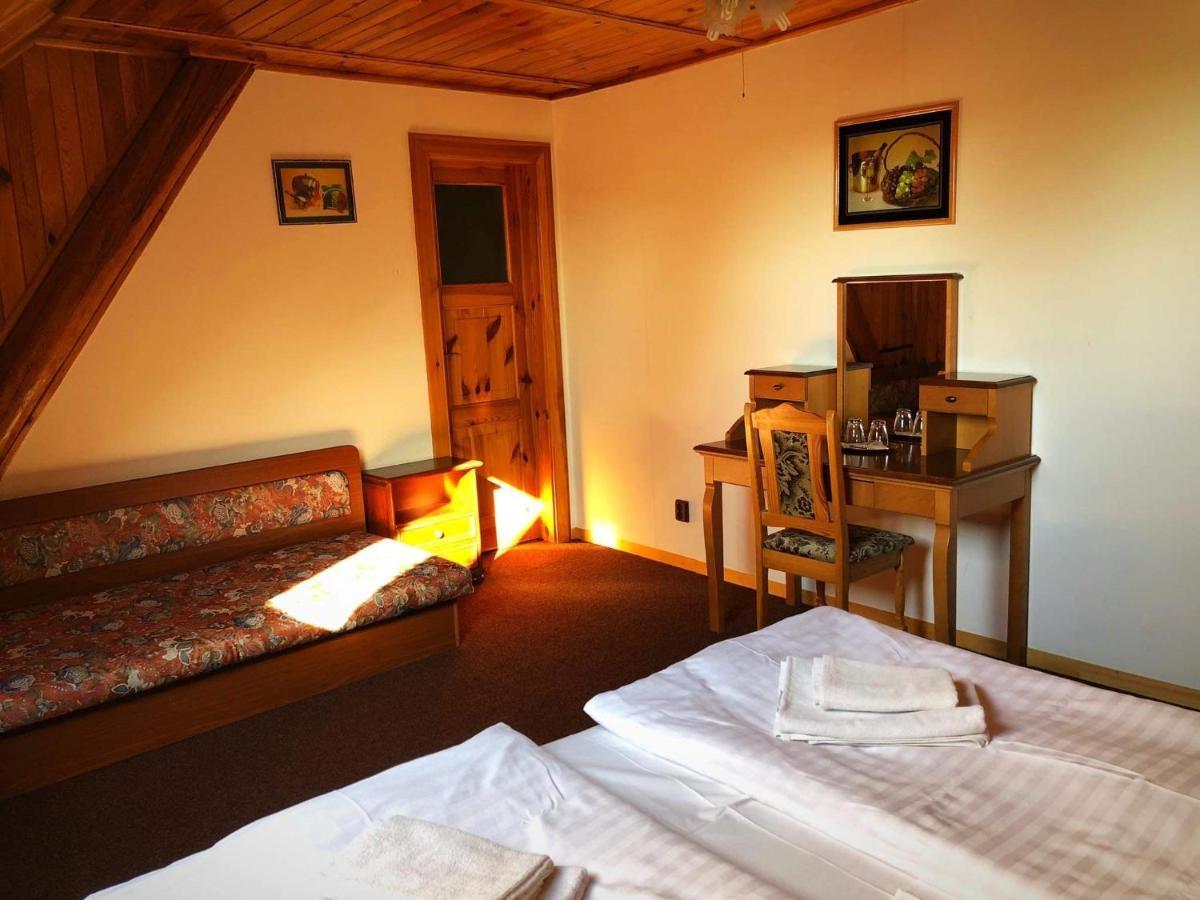 Hostinec Selsky Dvur Zbiroh Экстерьер фото